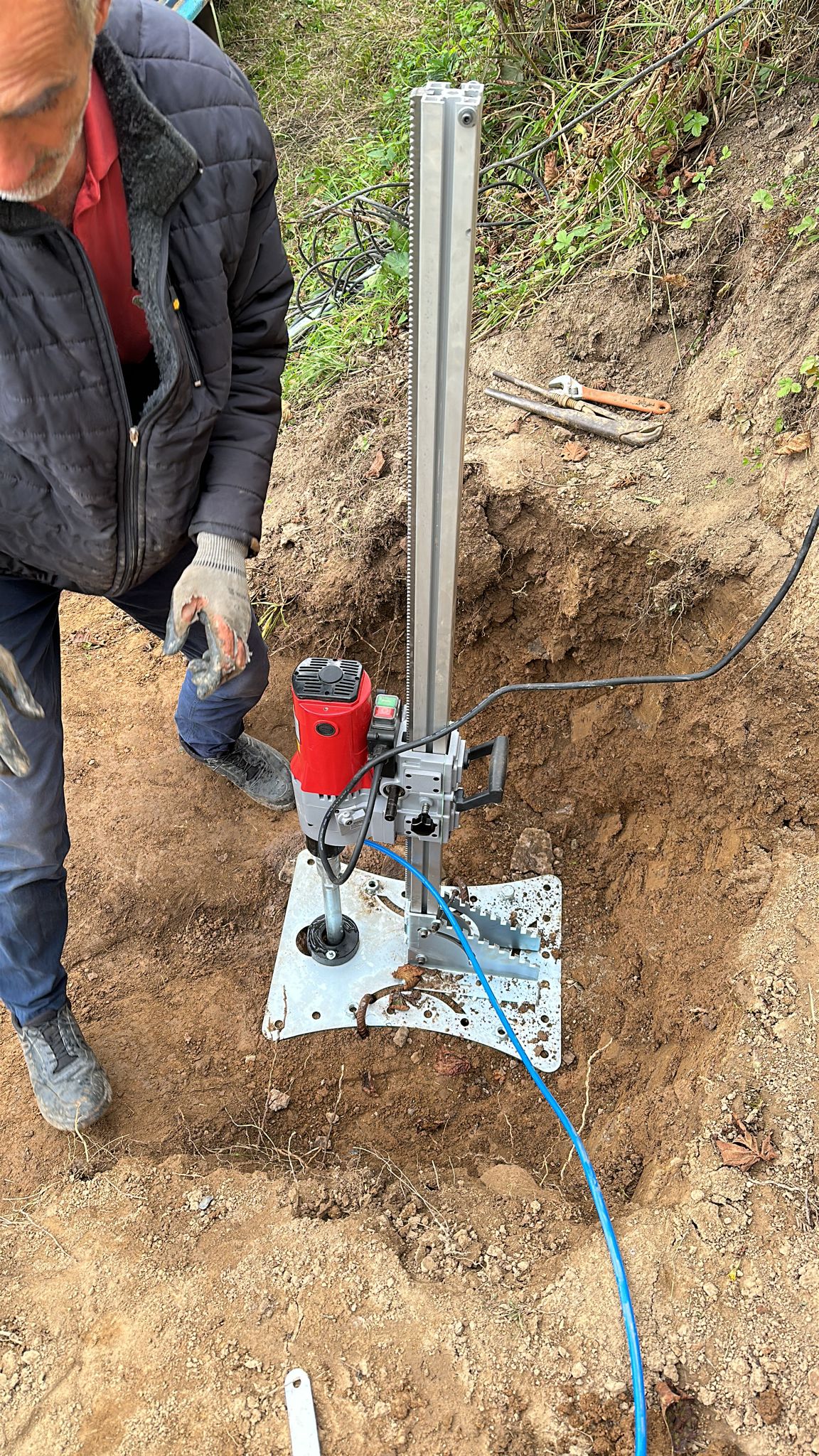Elektrikli Sehpalı Ayaklı Karot Makinası
